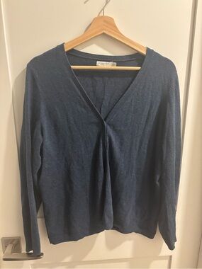 Reitmans Navy Blue V-Neck Long Sleeve Knit Top